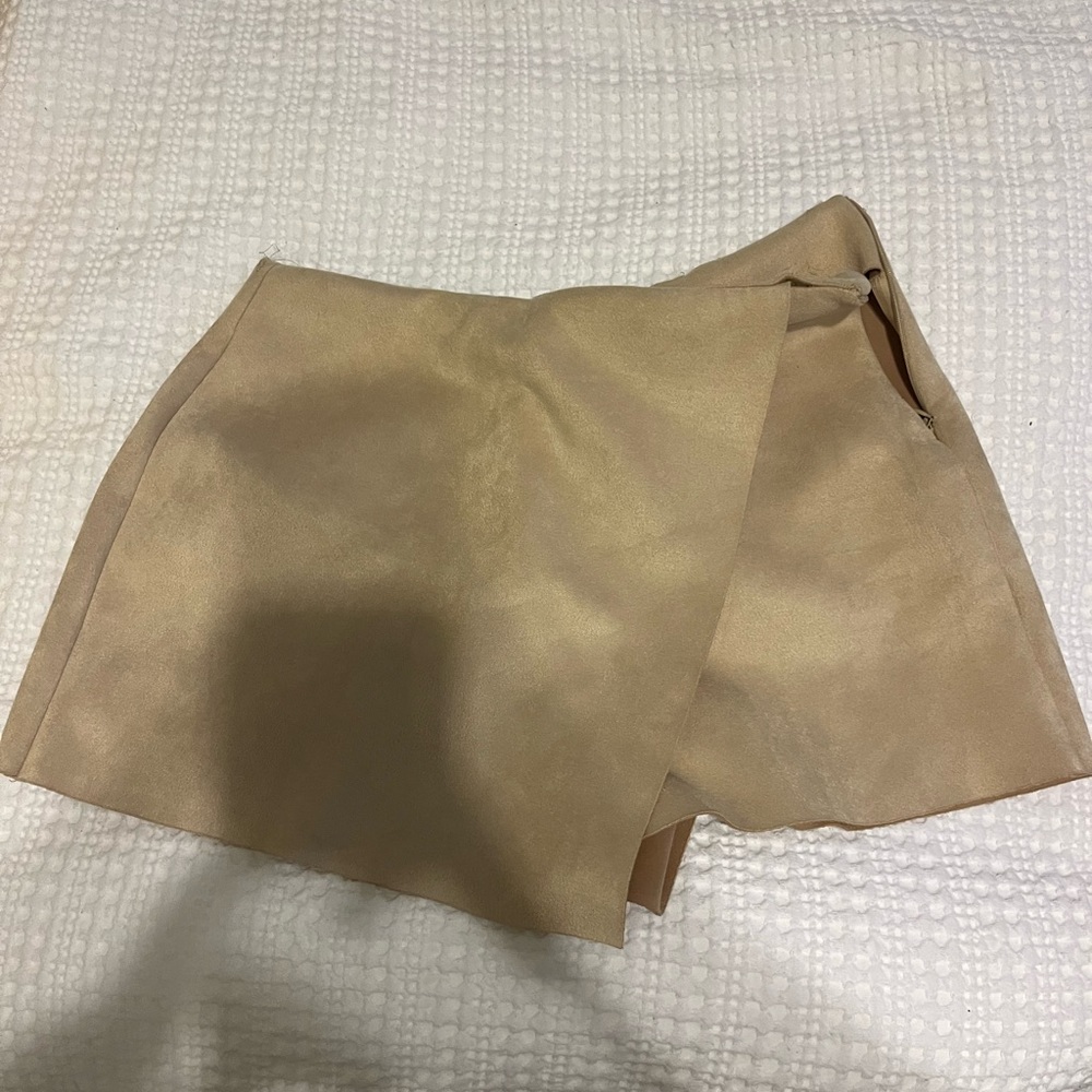 Zara tan suede skort